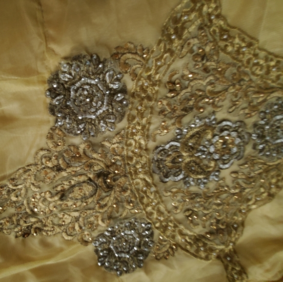 Unstitched embroidery dress - Picture 6 of 8